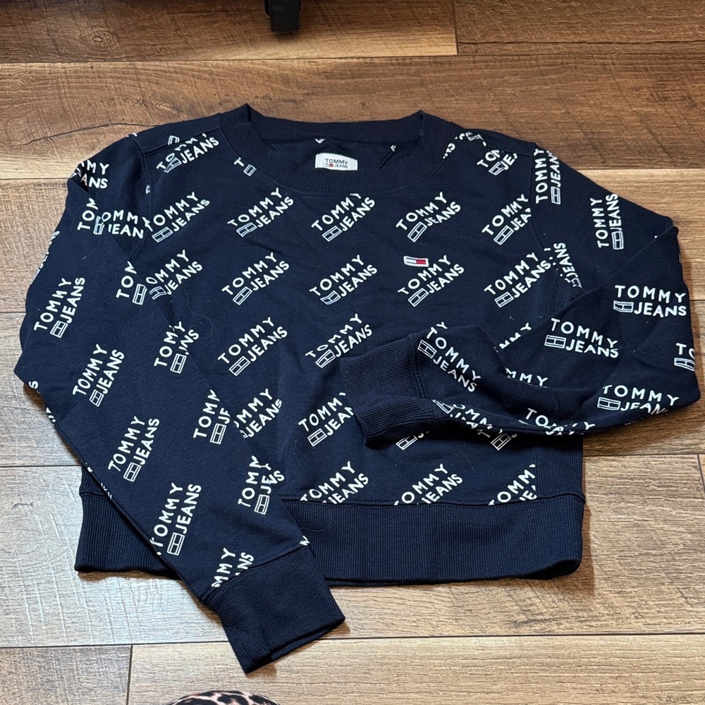 Tommy Jeans Navy Logo Sweater new without tags
